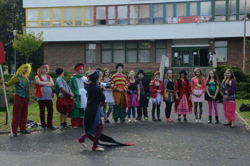 Kliknutím na fotografii zavřete okno