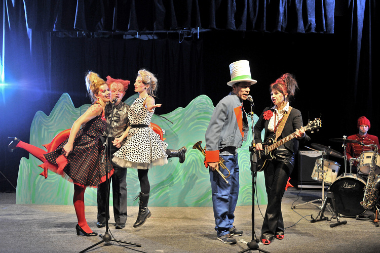 Kliknutím na fotografii zavřete okno