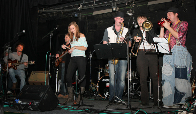 Kliknutím na fotografii zavřete okno