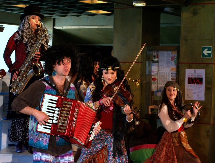 Kliknutím na fotografii zavřete okno