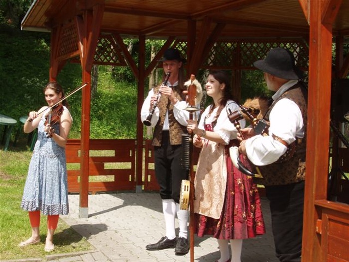 Kliknutím na fotografii zavřete okno