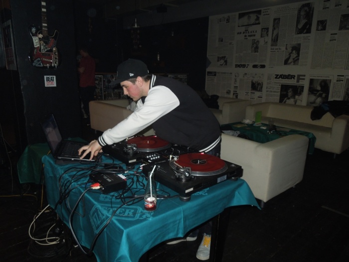 Kliknutím na fotografii zavřete okno